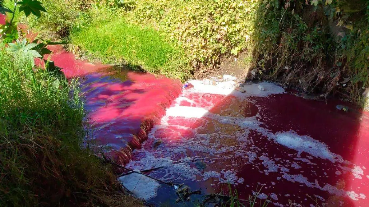 Río Acotzala estaba pintado de color rojo